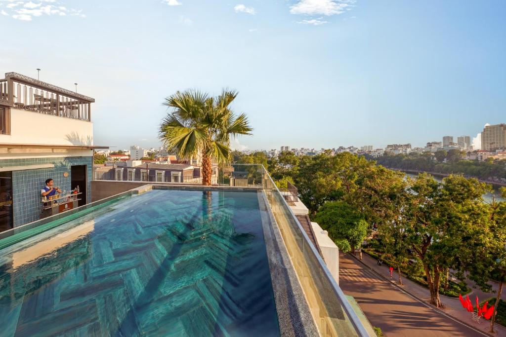 La Siesta Premium Lakeside – Hanoi